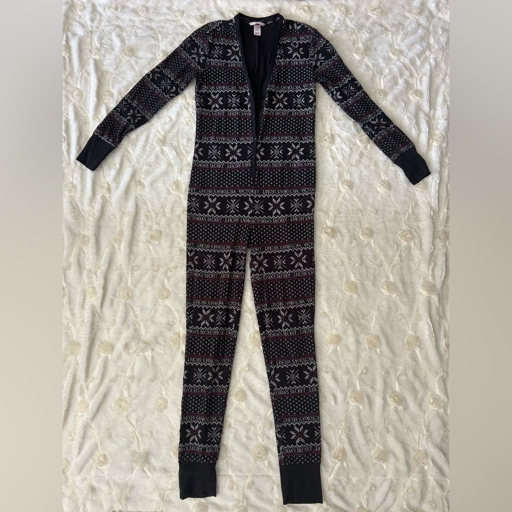 ๐ Victoria's Secret ๐ Stretch Knit Onsie Bodysuit Romper Black Fair Isle Accents - Picture 2 of 10